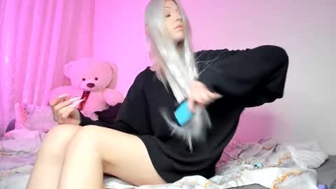 Iva online show from 12-15-25, 12:20