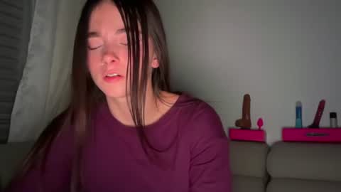 Snapshot of onlysophia chatting on 06-11-26, 12:32 Sophia online show from 06-11-26, 12:32