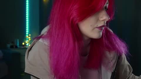 Hannah online show from 12-17-25, 06:47