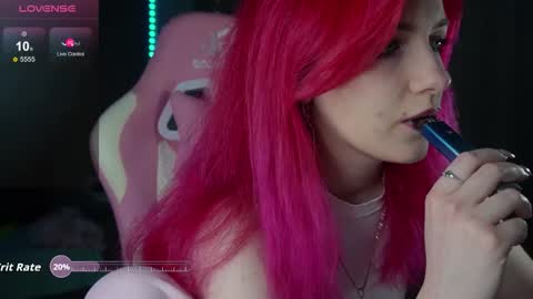 Hannah online show from 12-21-25, 04:03