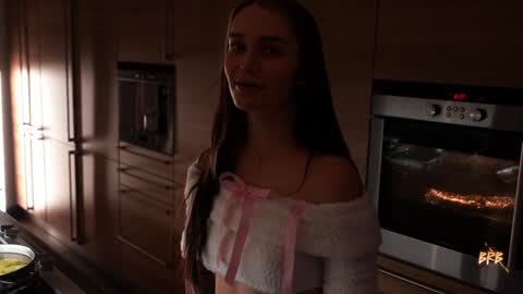 Eva online show from 01-11-25, 07:16