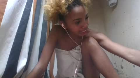 Snapshot of oooosoavizara chatting on 06-14-26, 08:44 oooosoavizara online show from 06-14-26, 08:44