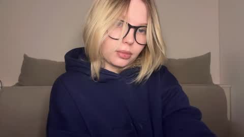 Ophelia online show from 03-23-26, 10:47