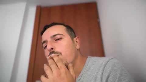 Snapshot of or690 chatting on 10-31-25, 08:48 or online show from 10-31-25, 08:48