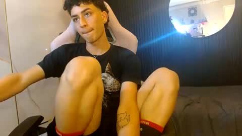 Snapshot of orangeboy_ chatting on 08-05-26, 02:25 ANDRES online show from 08-05-26, 02:25