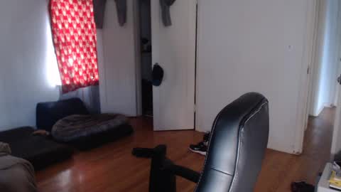 Snapshot of oregon87 chatting on 02-25-25, 11:55 The Oregon Lumberjack online show from 02-25-25, 11:55