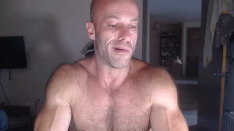 Snapshot of oregon87 chatting on 06-12-26, 03:05 The Oregon Lumberjack online show from 06-12-26, 03:05