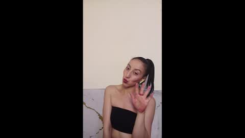 Snapshot of oriana_111 chatting on 06-14-26, 01:58 oriana_111 online show from 06-14-26, 01:58