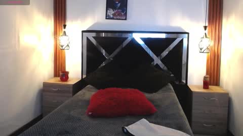 ORIANNA online show from 12-21-25, 04:36