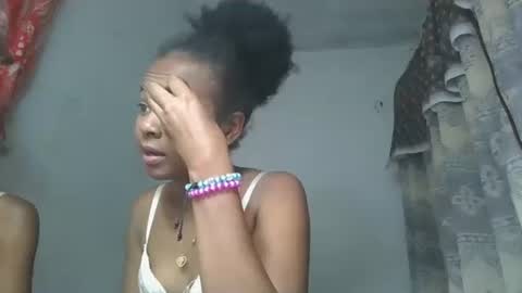 ornellahhh online show from 10-12-25, 04:06