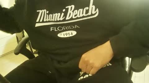 Snapshot of orobrus chatting on 01-09-25, 05:22 Oroborus online show from 01-09-25, 05:22