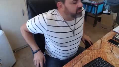 Snapshot of oscar_msng chatting on 06-05-26, 04:13 Oscar online show from 06-05-26, 04:13