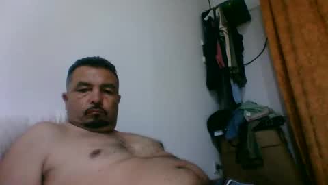 oscarjhe3512 online show from 04-10-26, 01:44