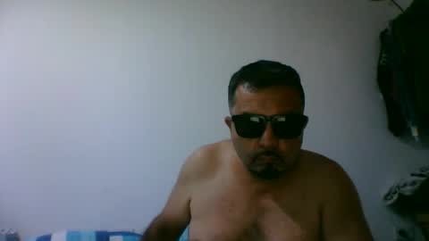Snapshot of oscarjhe3512 chatting on 05-10-26, 08:25 oscarjhe3512 online show from 05-10-26, 08:25