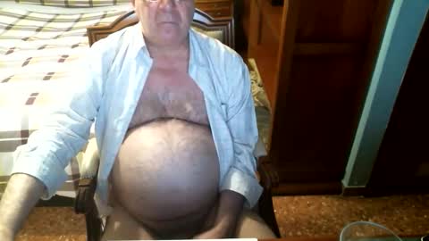 Snapshot of oscarw chatting on 03-16-26, 04:33 Oscar online show from 03-16-26, 04:33