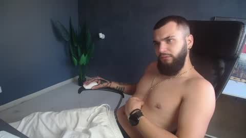 Snapshot of oscarwills chatting on 07-17-26, 04:41 OscarWills online show from 07-17-26, 04:41