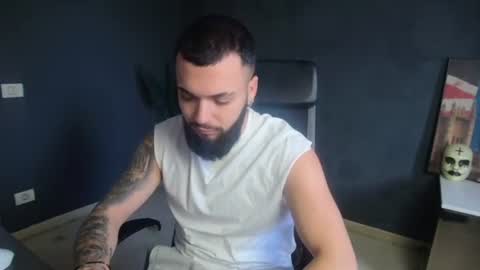 Snapshot of oscarwills chatting on 07-25-26, 04:43 OscarWills online show from 07-25-26, 04:43