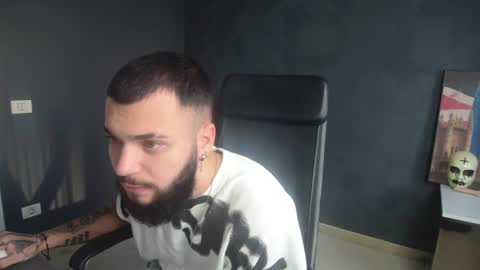 Snapshot of oscarwills chatting on 07-26-26, 04:20 OscarWills online show from 07-26-26, 04:20