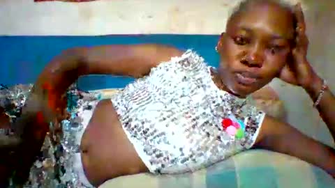 Snapshot of oshee444 chatting on 02-20-26, 09:43 oshee444 online show from 02-20-26, 09:43