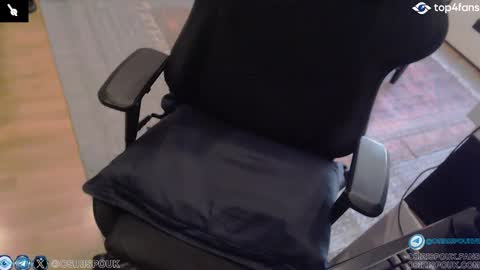 Snapshot of osirisbad chatting on 12-01-24, 08:53 osirisbad online show from 12-01-24, 08:53