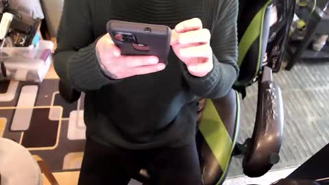 Snapshot of osirisbad chatting on 02-15-26, 08:05 osirisbad online show from 02-15-26, 08:05