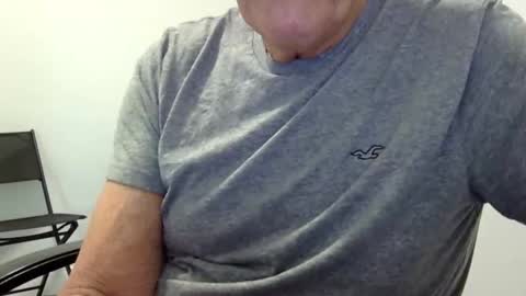 Snapshot of ossibottom chatting on 05-23-26, 08:24 Ossi online show from 05-23-26, 08:24