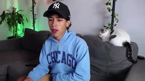 ostin 18hot online show from 12-13-24, 01:26