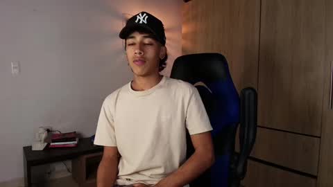 ostin 18hot online show from 01-11-25, 01:06