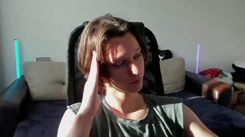 Ostin online show from 06-04-26, 01:17