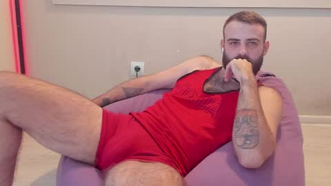 Snapshot of otishairy chatting on 05-26-26, 05:31 Otis online show from 05-26-26, 05:31