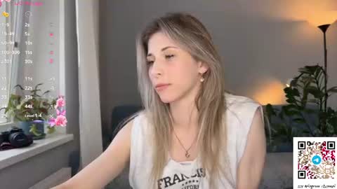 Snapshot of ottiliebolyard chatting on 06-19-26, 05:06 Anne online show from 06-19-26, 05:06