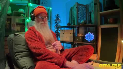 Snapshot of ottozeus chatting on 01-18-25, 07:07 Otto Zeus online show from 01-18-25, 07:07
