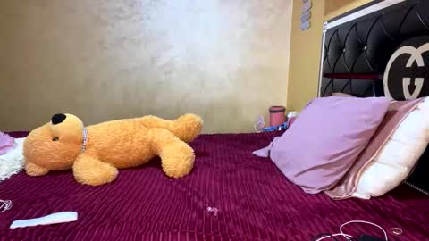 oumaimasoufaine66 online show from 09-26-25, 07:29