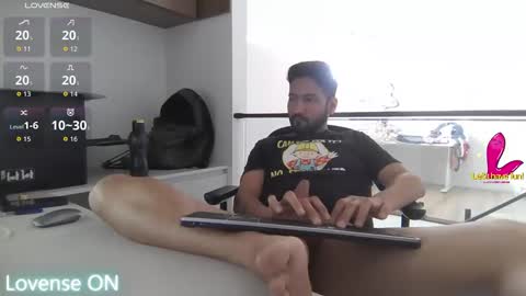 Snapshot of outdoornakedguy11_007 chatting on 03-11-26, 04:18 outdoornakedguy11_007 online show from 03-11-26, 04:18