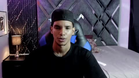 owen blaze online show from 05-02-26, 03:22