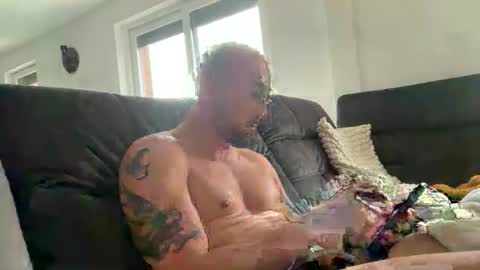 Snapshot of oxlade59 chatting on 09-18-25, 05:26 oxlade59 online show from 09-18-25, 05:26