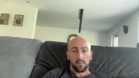 Snapshot of oxlade59 chatting on 10-08-25, 01:09 oxlade59 online show from 10-08-25, 01:09