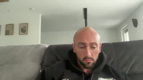 Snapshot of oxlade59 chatting on 10-09-25, 03:54 oxlade59 online show from 10-09-25, 03:54