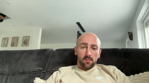 Snapshot of oxlade59 chatting on 11-12-25, 11:54 oxlade59 online show from 11-12-25, 11:54