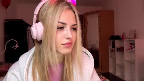 Eva online show from 03-02-26, 06:58