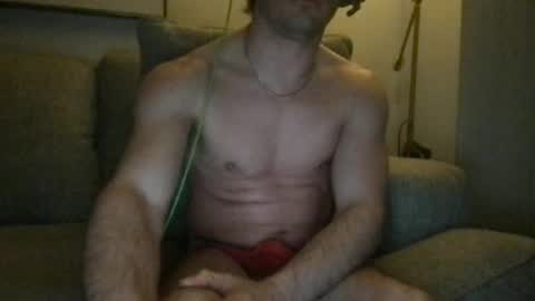 Snapshot of ozsurferboy773375 chatting on 06-18-26, 12:09 Hrny aussie surfer online show from 06-18-26, 12:09