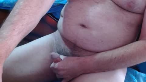 Snapshot of ozzieozzieoi chatting on 09-11-25, 01:28 HairyolOz online show from 09-11-25, 01:28