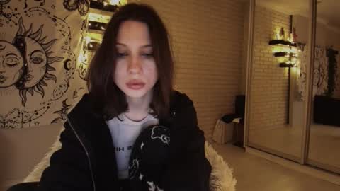 Snapshot of p0rsche911 chatting on 12-21-24, 11:13 Alice online show from 12-21-24, 11:13