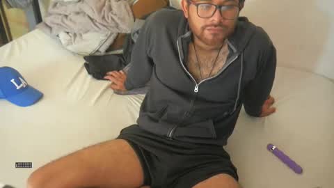 Snapshot of packmanmx chatting on 01-13-25, 05:44 Alberto online show from 01-13-25, 05:44