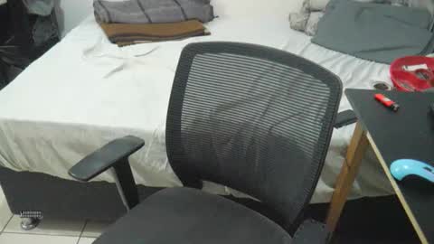 Snapshot of packmanmx chatting on 01-21-25, 04:10 Alberto online show from 01-21-25, 04:10