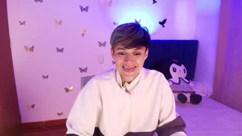 Snapshot of pafebame chatting on 11-18-25, 12:20 Fernanda online show from 11-18-25, 12:20