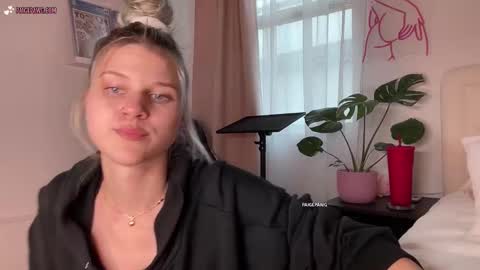 Snapshot of paigepawg chatting on 02-22-26, 03:10 PaigePawg online show from 02-22-26, 03:10