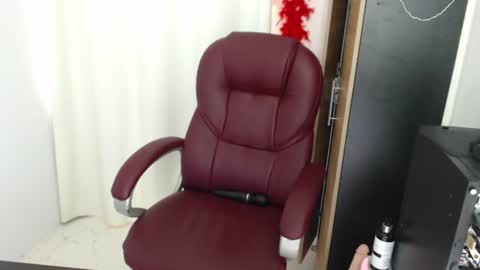 Snapshot of paiperhalliwey chatting on 06-22-26, 04:48 paiperhalliwey online show from 06-22-26, 04:48