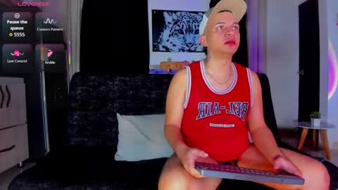 Snapshot of paisas_horny chatting on 03-01-26, 06:59 LIAN AND JACK online show from 03-01-26, 06:59