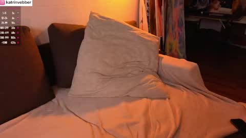 Katrin Vebber online show from 04-15-26, 08:20